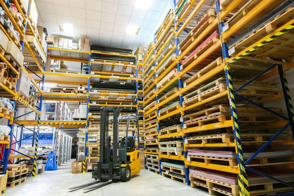 Perubahan gudang menjadi ruang produksi wajib melalui audit teknis struktur,