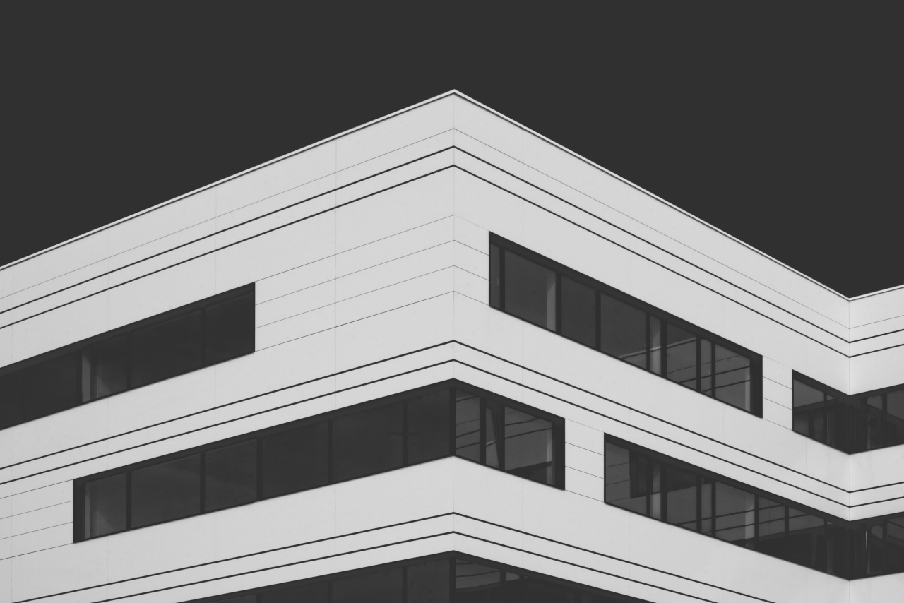 kendala teknis dan administratif yang menyebabkan berkas Persetujuan Bangunan Gedung (PBG) serta Sertifikat Laik Fungsi (SLF) terhenti atau ditolak